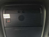 運転席頭上にSOSボタンが付いています。緊急時に24時間オペレーターが対応いたします。車のGPSをキャッチするので事故の地点を調べる必要もございません!