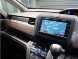 【ディスプレイオーディオ】普段スマホで聴いている音楽も車内スピーカーで聴けます。スマホをつなぐには別途、ケーブル等が必要です。