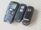 スマートキー2つとエンジンスターター付きです。