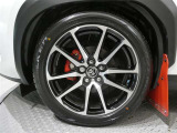 純正18インチアルミホイール装着車両になります♪見た目もかっこいいですよ!!