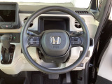 ステアリングスイッチでオーディオ各種操作が可能で、運転に集中できます。安心・安全・快適なドライブをお楽しみいただけます。
