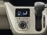 オートエアコンで車内も快適です。冬や雨の日の室内の結露防止等コンディションに加えて、冷え過ぎ、暖め過ぎに因る燃費を悪化を防ぎます。一度、温度を設定すれば自動的に過ごし易い温度に調整してくれますよ。