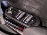 当社BMW認定中古車は全車保証付きでございます。また保証料金や整備費用はお見積書内の諸費用・税金に追加計上する事はございません。認定中古車保証付きのお支払総額でお見積りご依頼の上、他店とお比べください