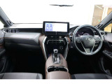 広々とした運転席まわりで、快適ドライブが楽しめます!