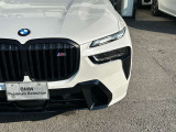 また、BMW正規認定中古車は、エマージェンシーサービスが自動付帯。24時間365日、皆様のカーライフをサポート致します。確かな安心のうえで、「駆けぬける歓び」をご堪能ください。