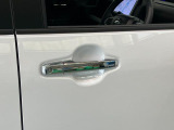 品質へのこだわり!フロアマットやシートなど車内をキレイに清掃し、ニオイや汚れなどを徹底的にクリーニングしてもらっております。室内はピカピカです☆