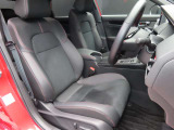 運転席のドアを開け、乗り込む際のイメージです。