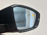 【パドルシフト】パドルシフトで簡単にシフトチェンジができるので、運転の楽しさをより感じていただけます。