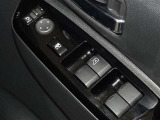 電動格納式ドアミラー・パワーウインドウを装備しています。