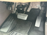 当店は仕上げ業者と提携して、車両の仕上げを行っております。磨き、ルームクリーニング、ヘッドライト磨き、を一貫して行っております。