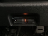 ハンドルの真下にETCがついています。高速道路の料金所の通過も楽々です。カードの取り出しもしやすい場所についています。