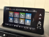スマートキーを携帯していれば、キーを取り出さずにドアの施錠・解錠が可能!エンジン始動もスイッチ操作で行えます。毎日の乗り降りをスマートにしてくれる便利な装備です。