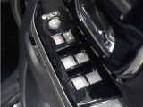 ◆パワーウィンドウスイッチ◆運転席から全席の窓の開閉操作を行うことが出来いつでも換気ができます!