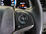 ◆アダプティブクルーズコントロール◆予め設定した車速内でクルマが自動的に加減速。前走車との適切な車間距離を維持しながら追従走行します。【LKAS】車線維持支援システムでステアリング操作を支援。