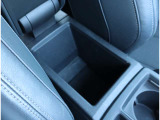 Audi正規ディーラーが高品質をお約束。高度な訓練・教育を受けたAudi専任メカニックが、100項目にもおよぶ精密な点検を実施いたします。すべてをクリアしたAudi車だけが、あなたのお手元に届けられるのです。