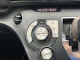 オートエアコン♪お好みの温度に設定するだけで車内を快適空間にしてくれますよ♪