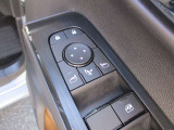 ドアミラーの鏡面の調節、格納は運転席からすべて操作できます!
