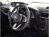見通しのよいすっきりとした視界で、誰でも運転しやすいです。運転のしやすさは疲れにくさにも繋がりますよ♪