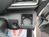 運転席側ドリンク収納です
