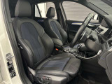 スポーツシートはサポートも良く長時間運転しても疲れません。