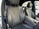 運転席・黒革シート・シートベンチレーション(Hot&Cool)・メモリー付きパワーシート。