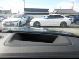 ご納車前には360度にわたる厳格な自社点検整備も実施しています。安心してお乗りいただける状態でご納車いたします。