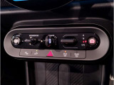 ミニ独特のゴーカートフィーリングと呼ばれる軽快なハンドリングはAT車、MT車のどちらでも楽しめます。