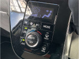 ■温度設定をしておけばいつでも快適な車内温度を維持できるオートエアコン!