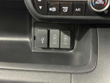 便利な充電用USBジャックも付いています☆周辺機器の充電にご利用頂けます☆