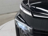 LEDヘッドランプには「オートマチックハイビームシステム」を搭載。夜間走行時にハイビームで走行可能と判断した場合、ロービームとハイビームを自動的に切り替え、前方視界確保をアシストします。