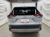 後ろが狭くてもサッと積める。途中で止められる安心のバックドア。後ろの駐車スペースが狭い時に重宝しますよ♪