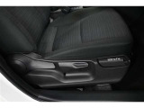 運転席イージーリターン機能装備!メモリーレバーを使用することで、設定した位置へ容易にもどすことができます♪