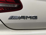 AMG(エーエムジー)は創立者の「アウフレヒト」のA,パートナー「メルヒャー」のM、アウフレヒトの生地である「グローザスバッハ」のG、それぞれの頭文字に由来します。