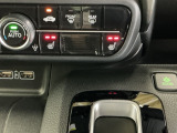 運転席/助手席シートヒーターで寒い日もすぐに温かくなり快適に過ごせます。2段階の温度調整が可能です