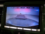 ★バックモニター搭載★ バック時目視しにくいクルマの周囲をカメラで映し出し、安全・安心駐車をサポート♪バックの苦手な方も後ろがハッキリ見えるので安心です☆