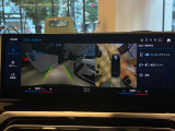 ディスプレイにトップ・ビューやパノラマ・ビュー、3Dトップ・ビューなどを表示でき、駐車をサポート。ステアリング操作も支援いたします。