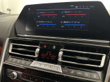 各スイッチ類は運転席に向けて配置されドライバーが操作しやすくなってます。