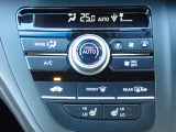 ◆【フルオートエアコン】お好みの温度に設定するだけで、エアコンの風量やモードを自動で切替してくれ車内の温度を最適になるようにコントロールしてくれる優れものです。