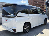運転席・助手席ともにヒートヒーター搭載なので、冬の寒い時期の運転時をより快適にしてくれます!