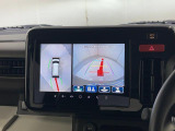 「全方位モニター」装備!クルマの前後左右4つのカメラで、クルマを真上から見たような映像などを映し出します。運転席から見えない所も見えちゃいます!