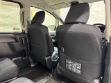 運転席後ろ側です。