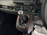 走りの6速マニュアルトランスミッションのお車です♪