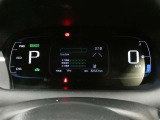 とても見やすいデジタルスピードメーター搭載のお車になります!!