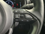 ステアリングスイッチ付き。前方から目を離すことなく操作することが可能です。
