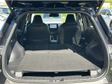 純正ラゲージアクティブボックスを装備。リヤシートを倒せば、フラットな空間として活用できます。