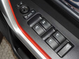 電動格納式ドアミラー・パワーウインドウを装備しています。