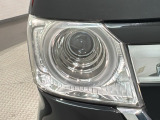 LEDヘッドライトは、点灯の瞬間から最大光量を発揮し、突然暗くなるトンネルなどでの安定感を高めます。