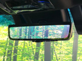 【デジタルインナーミラー】後席の大きな荷物や同乗者で後方が確認しづらい時でも安心!カメラが撮影した車両後方の映像をルームミラー内に表示。クリアな視界で状況の確認が可能です!