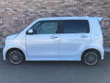 オプションになりますが、ボディーコーティングもご用意しております。新車の輝きに近づき、洗車などのお手入れも楽になりますよ。