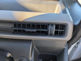 運転席のエアコン吹き出し口です。